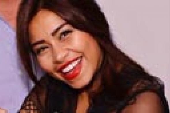 بالصور والفيديو- شيرين عبد الوهاب لا تخجل من الإفصاح عن عمرها في عيد ميلادها