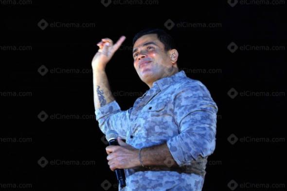 إلي الهضبة في عيد ميلاده الثالث والخمسين: كل ما تكبر تحلى!