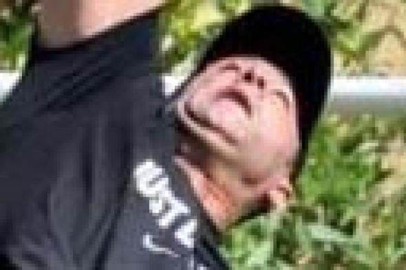 بالصور- أحمد السقا يتفوق على عصام الحضري