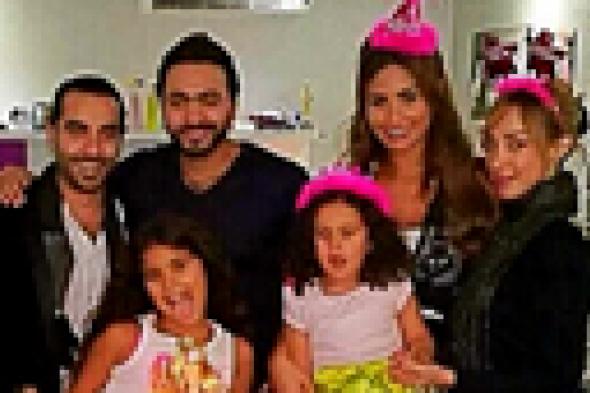 بالصور: تامر حسني وبسمة بو سيل يشاركان مي سليم عيد ميلاد ابنتها