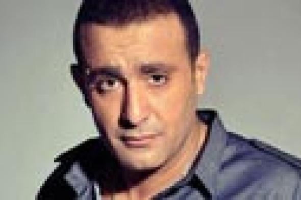 أحمد السقا مذيع للمرة الأولى مع "أسطورة كرة إسبانية" شابي هرنانديز