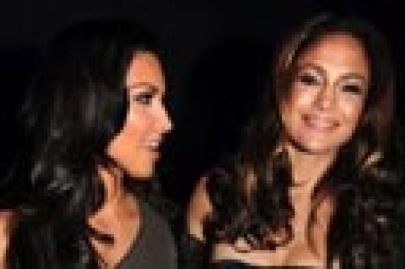 صورة- لهذا السبب شكرت جينيفر لوبيز زميلتها كيم كاردشيان