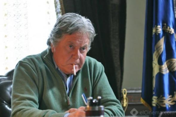 حسين فهمي يشارك كريم عبد العزيز بطولة مسلسله الجديد