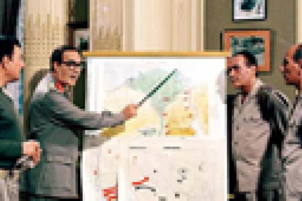 المنتج عادل حسني عن منع "حائط البطولات": مبارك أخبرني "هو في غير الضربة الجوية؟"