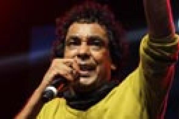 بالصور- "الكينج" محمد منير يتألق في حفل "ACU" رغم عقبات التنظيم