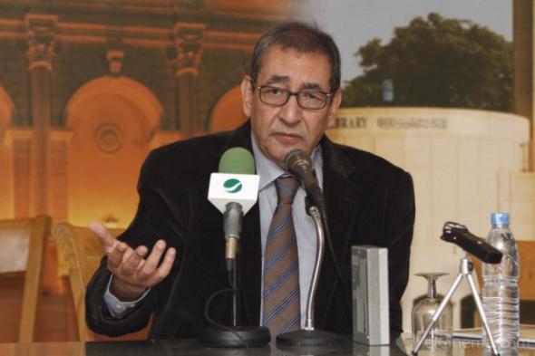 رئيس مهرجان القاهرة السينمائي يخرج عن صمته ويرد على الاتهامات الموجهة للدورة الحالية