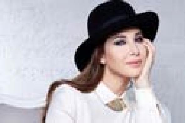صورة- نانسي عجرم تنشر الحب بين مضيفو "طيران الإمارات"