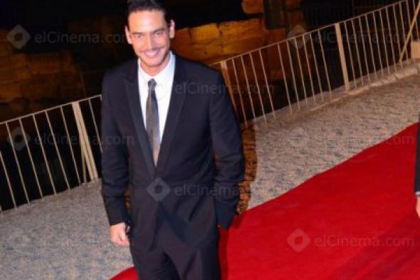 خالد أبو النجا يشكر الجيش والشرطة بسبب "القاهرة السينمائي"