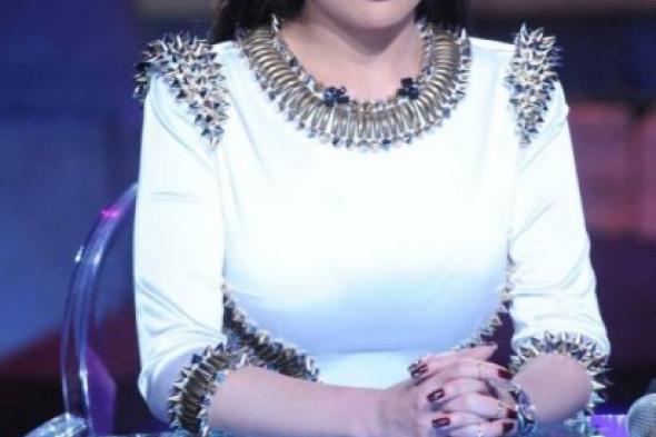 مؤلف "حالة عشق" لمي عز الدين يجري تعديلات على السيناريو