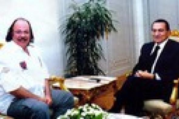 طلعت زكريا يزور مبارك لتهنئته على براءته