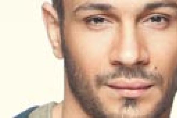 محمد عطية يوضح حقيقة بكائه على مبارك