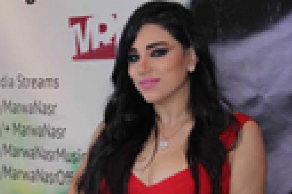 بالصور- مروة نصر تحتفل بطرح "أحسن حالاتي" وسط أصدقائها الفنانين
