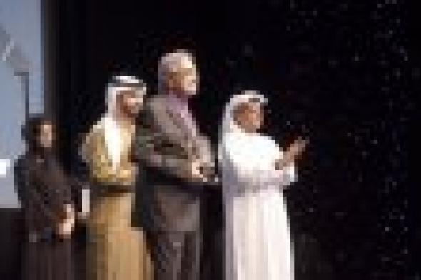 بالفيديو.. لحظة تكريم نور الشريف في مهرجان دبي السينمائي الدولي