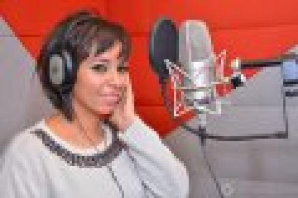 بالصور: مروة ناجي تسجل أغاني مسرحية "وبحلم يا مصر"