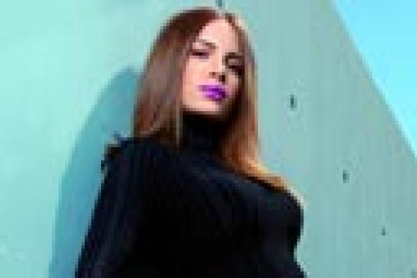 آمال ماهر تمهد لألبومها بـ"بحبك".. وجلسة تصوير مثيرة!