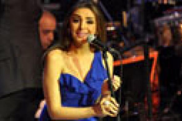 بالفيديو- أنغام تسجل أغنية من ألبومها الجديد "لايف"