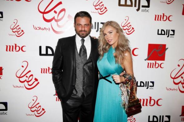 بالفيديو: نيكول سابا تهدي يوسف الخال "وهج العشق" في عيد زواجهما الثالث