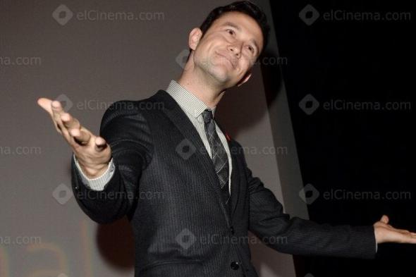 زواج جوزيف جوردن ليفيت في ديسمبر الماضي