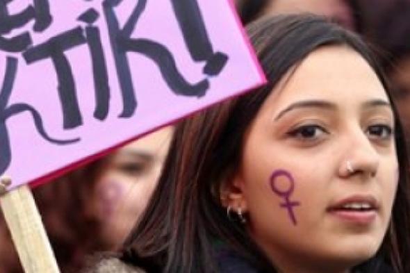 إحتجاجات نساء تركيا على حكومة أردوغان المتشددة : الأمومة ليست مهنتنا الوحيدة