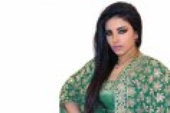 بالصور: مروة نصر تتألق في أحدث جلسة تصوير بالعباءة الخليجية