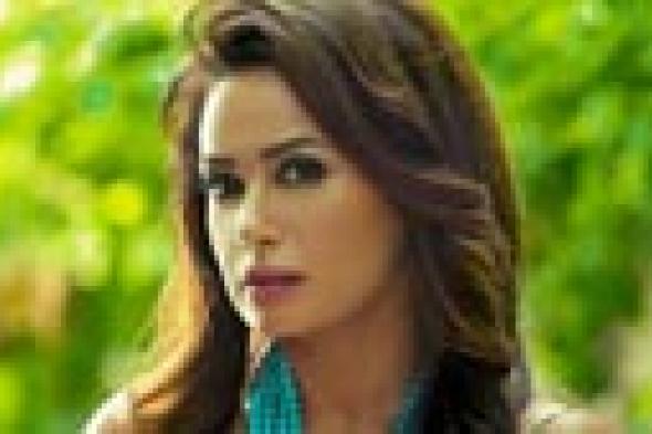 هند صبري: الرسول لا يفخر بقتل 12 روحا من أجله