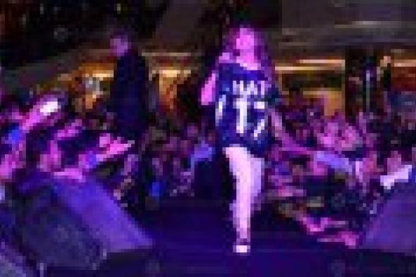 بالصور: ساندي تحتفل بعيد الميلاد المجيد مع جمهورها