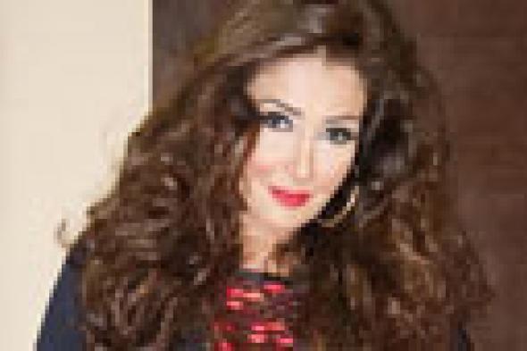 صورة- هكذا تحدث غادة عبد الرازق وابنتها برودة الشتاء القارس