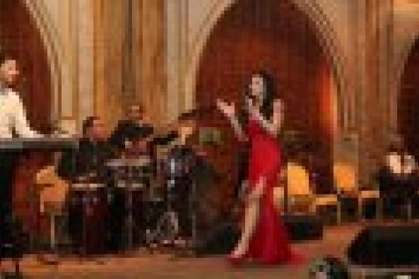 بالصور: مروة نصر تتألق بالأحمر في أولى حفلاتها بعد طرح ألبومها الجديد