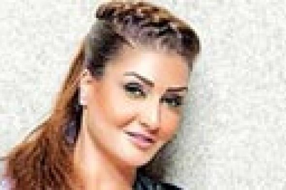 صورة- غادة عبد الرازق تعترف بعشقها لنادي برشلونة