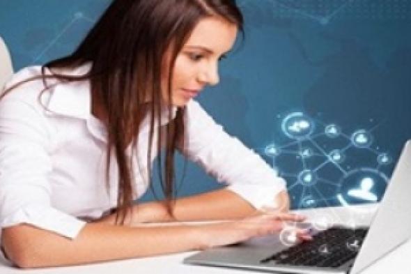 استخدام النساء لمواقع التواصل الاجتماعي يقلل من التوتر