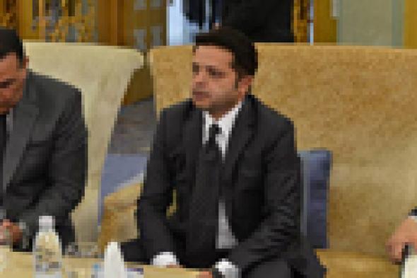 بالصور- محمد هنيدي ويسرا وخالد يوسف يعزّون في رحيل ملك السعودية