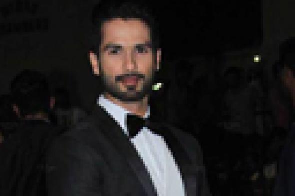 بالصور- شاهيد كابور و كانجانا رانوت الأفضل فى حفل Filmfare2015‎