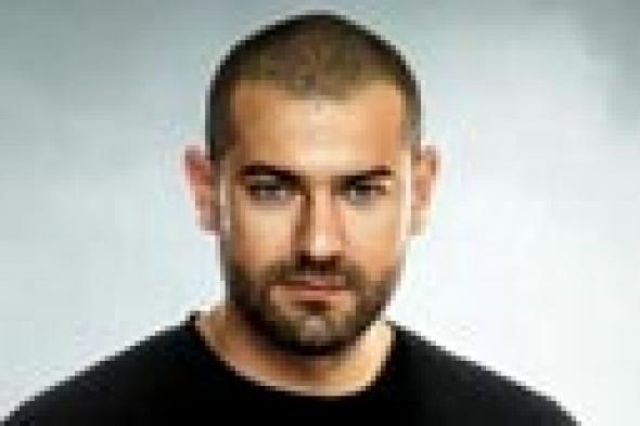 عمرو يوسف يتمنى الطيران فوق الأهرامات