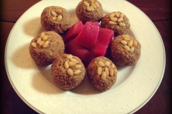 كبة مشوية على السيخ مباشرةً من المطبخ الحلبي