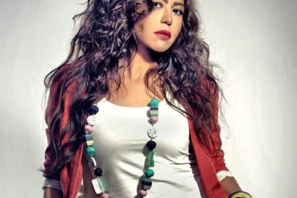 نزلة برد تمنع لقاء الخميسي من تصوير "ألوان الطيف"