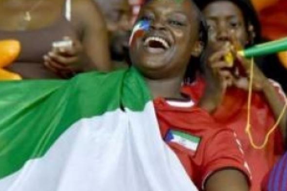 النساء لم يعدن على هامش الأحداث الكروية!