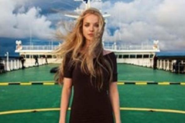 مصورة تزور 37 بلدًا لالتقاط صور لأجمل النساء