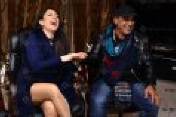 بالصور: اللبنانية إليسار تحتفل بشفاء أحمد السبكي