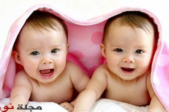 فتاة تعود لأهلها بعد 17 عاماً بفضل أختها التوأم
