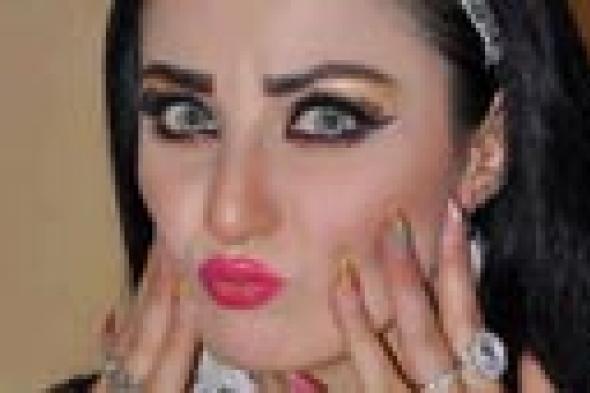 القبض على الراقصة صافينار رغم تهديدها بالانتحار