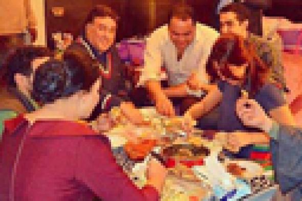 بالصور- شيرين عبد الوهاب تستعرض مهارتها في الطهي في كواليس "طريقي"