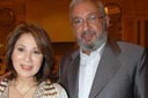 بالفيديو- نور الشريف يعود إلى بوسي بعد انفصال دام 9 سنوات