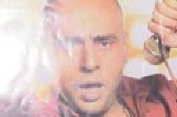 بالفيديو- محمود عبد المغني يثبت فشله في اللون الرومانسي في "اهدي يا هايدي"