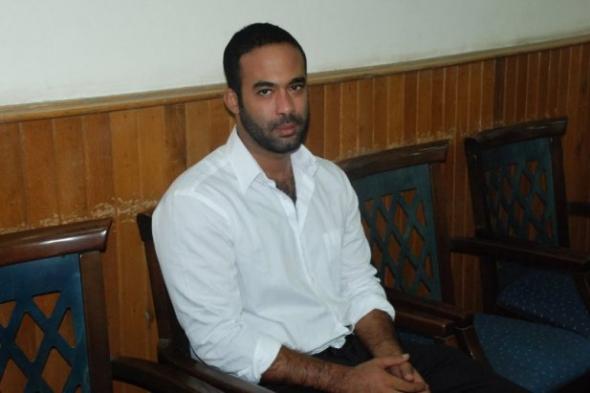 هيثم أحمد زكي: "عادل إمام يعاملني زي ابنه، وما أقدرش أعمل مشادة معاه"