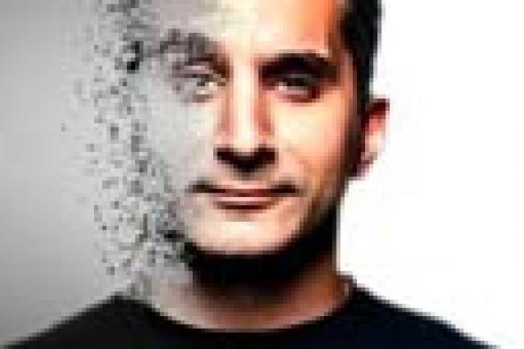 باسم يوسف يكتب نص فيلم كوميدي ويستعد لاكتشاف المواهب العربية