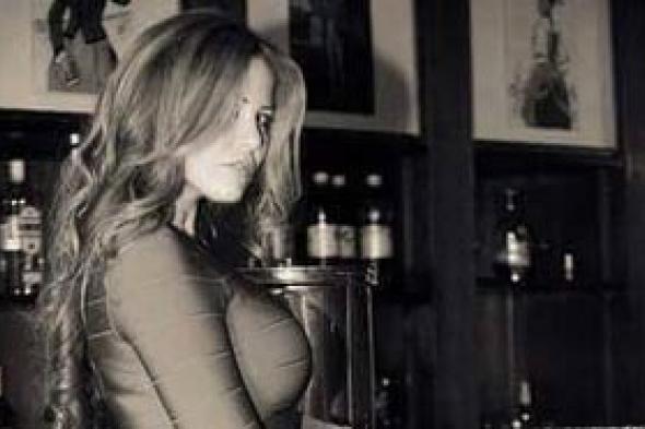 منة حسين فهمي تغزو مواقع التواصل الاجتماعي بصورة حديثة لها