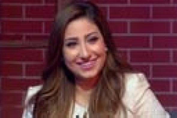 بالفيديو- بوسي تغني "آه يا دنيا" باللغة العربية الفصحى.. وتقلد هيفاء وهبي