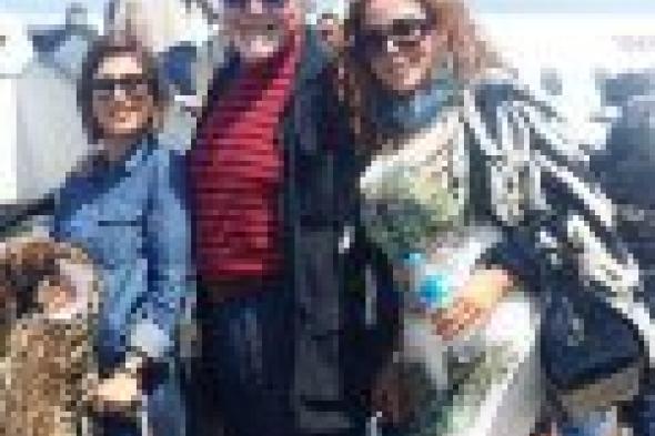 بالصور: منة فضالي مع حسين فهمي في الغردقة من أجل "وش تاني"