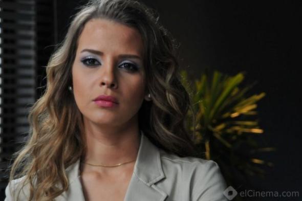 إيمان العاصي تمر بحالة نفسية سيئة بعد تأجيل "بصمات" وغيابها عن رمضان