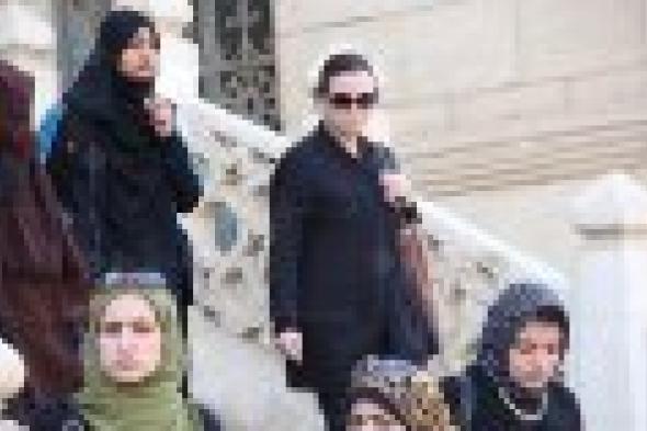 بالصور: نجوم الفن يشيعون جنازة محمد وفيق